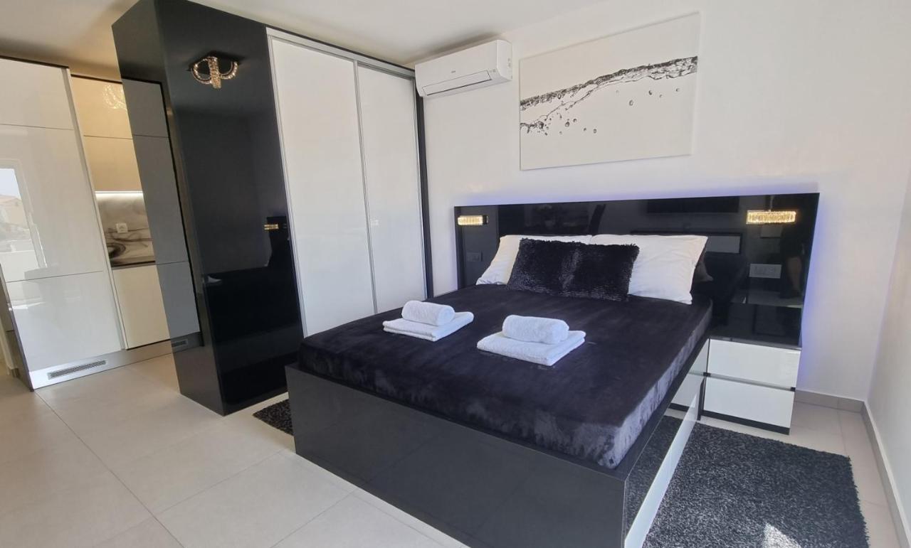 Bartol Luxury Apartments Krk Croatia, With Own Hot Tub - Whirlpool クルク エクステリア 写真