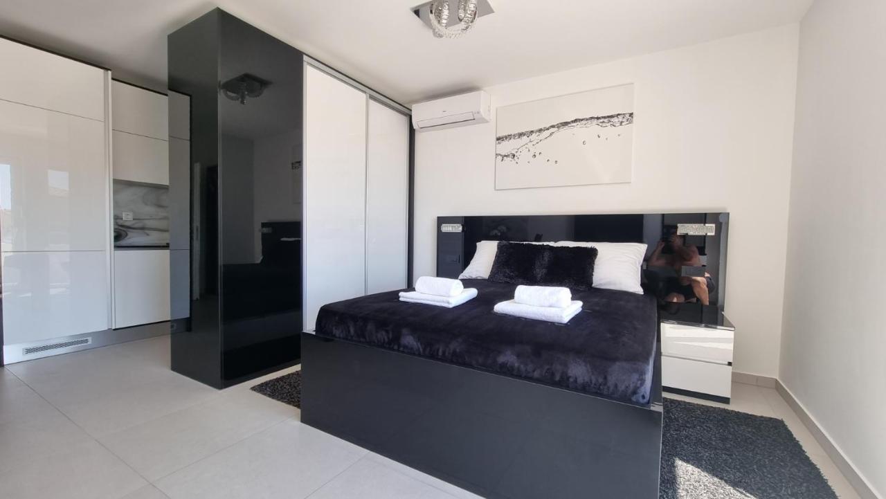 Bartol Luxury Apartments Krk Croatia, With Own Hot Tub - Whirlpool クルク エクステリア 写真