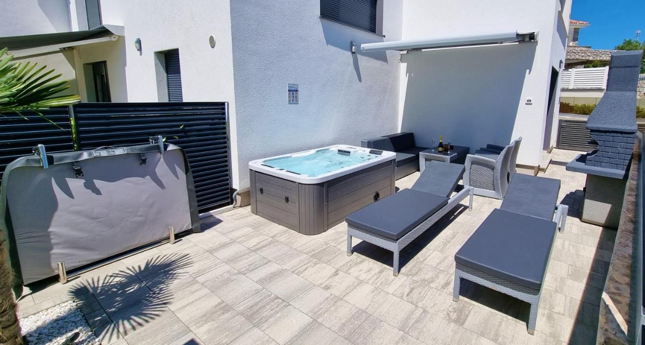 Bartol Luxury Apartments Krk Croatia, With Own Hot Tub - Whirlpool クルク エクステリア 写真