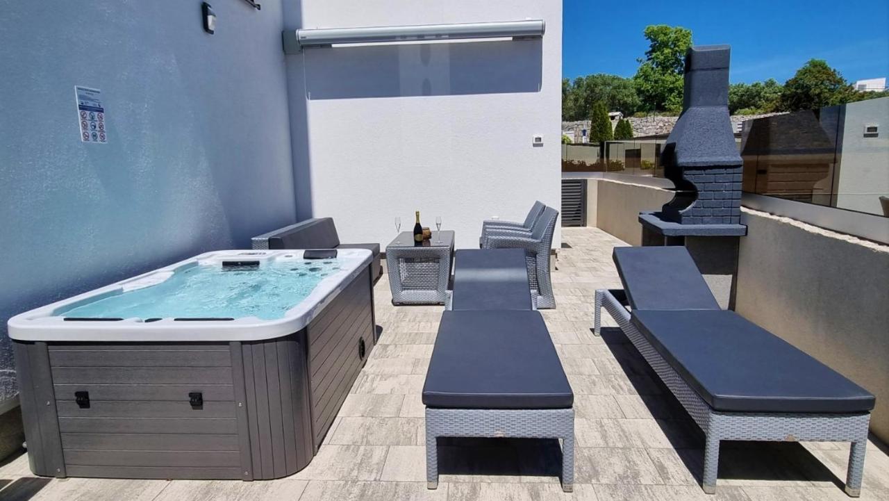Bartol Luxury Apartments Krk Croatia, With Own Hot Tub - Whirlpool クルク エクステリア 写真